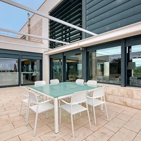 Forma Nou * Маон